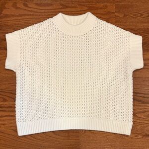Chic White Knit Crew Neck Top